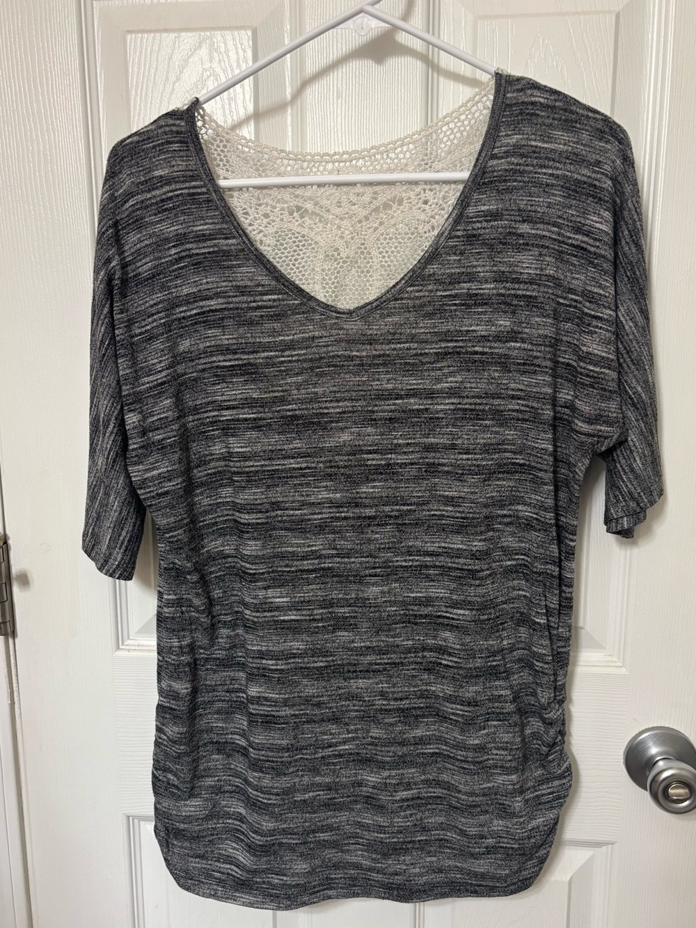 No Boundaries women’s marled knit blouse
